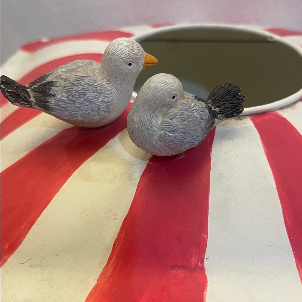 Vintage Laura Ashley Hand painted Seaside tissue box birds Red Striped metal Tin - Picture 4 of 11